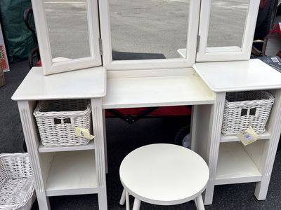 Pottery Barn Kids Madeline Play Vanity And Stool