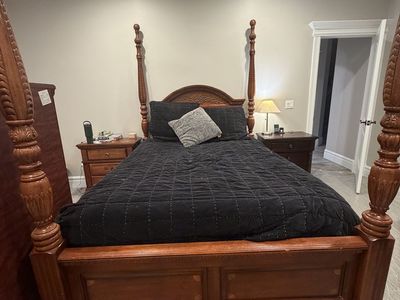 4 poster decorative queen size wood bed