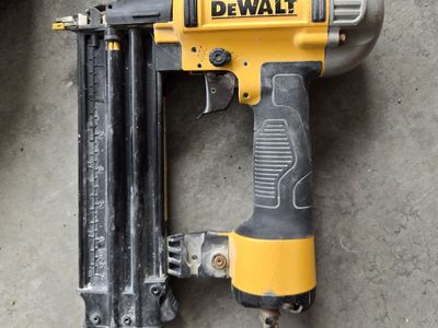 18 gauge dewalt Brad nailer