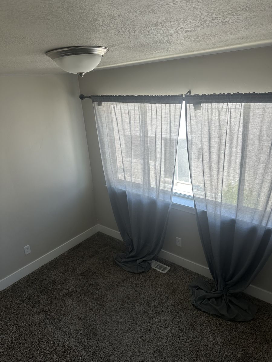 Saratoga Springs room for rent in co-ed town home