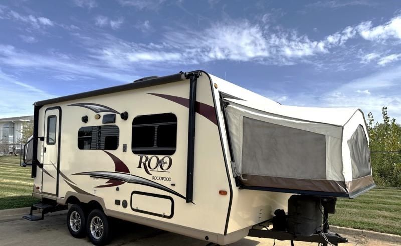 2018 Forest River Rockwood Roo 19 Hybrid Travel Trailer - Sleeps 8, AC, Power Awning, Excellent Condition