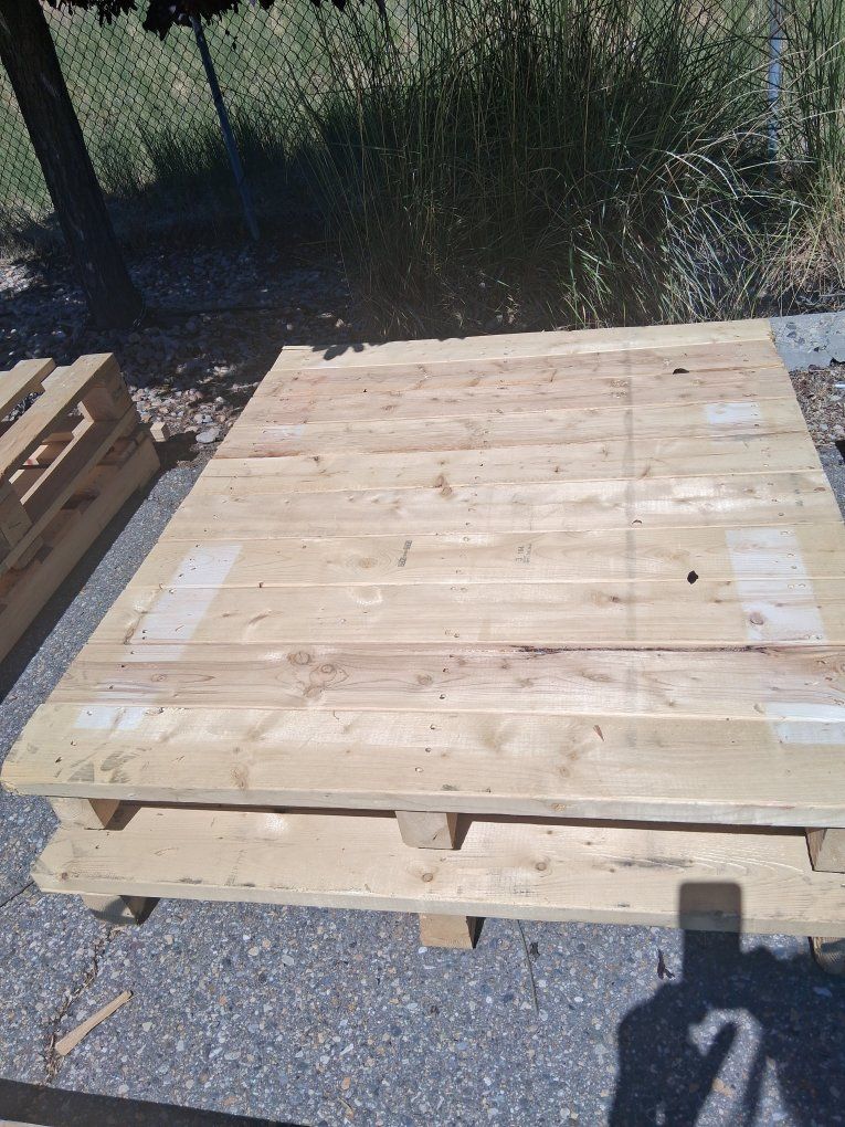 pallets for decking