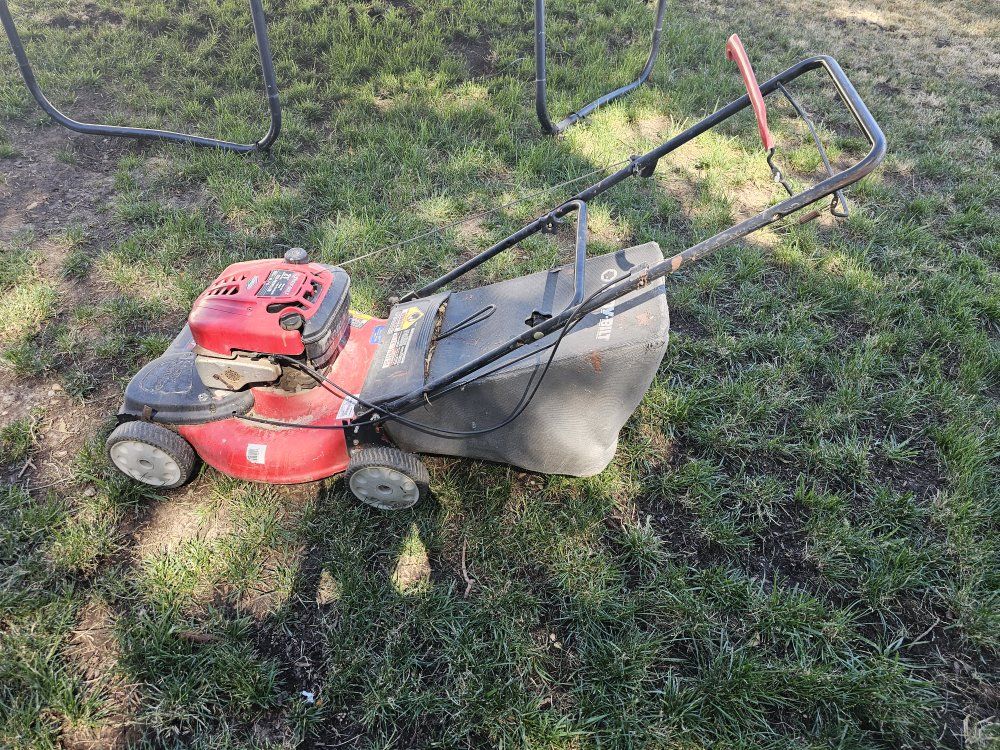Working Troy-Bilt 21" 190cc Self-Propelled Lawn Mower w/ Rear Bag