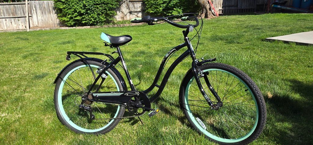 Schwinn Fairhaven Beach Cruiser