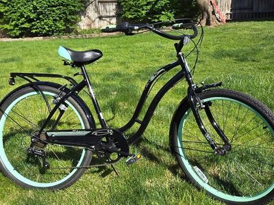 Schwinn Fairhaven Beach Cruiser