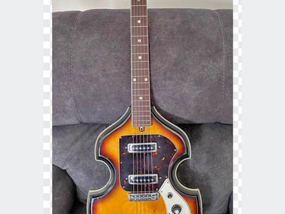 Winston electric guitar/20 watt newer amp.