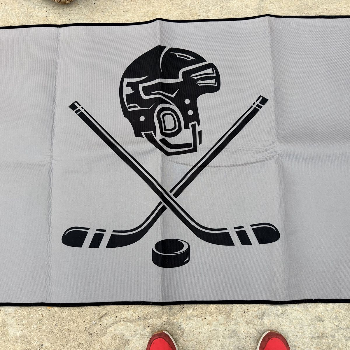 New. Awesome 3x5 Hockey Fan Area Rug  Go Mammoth!!