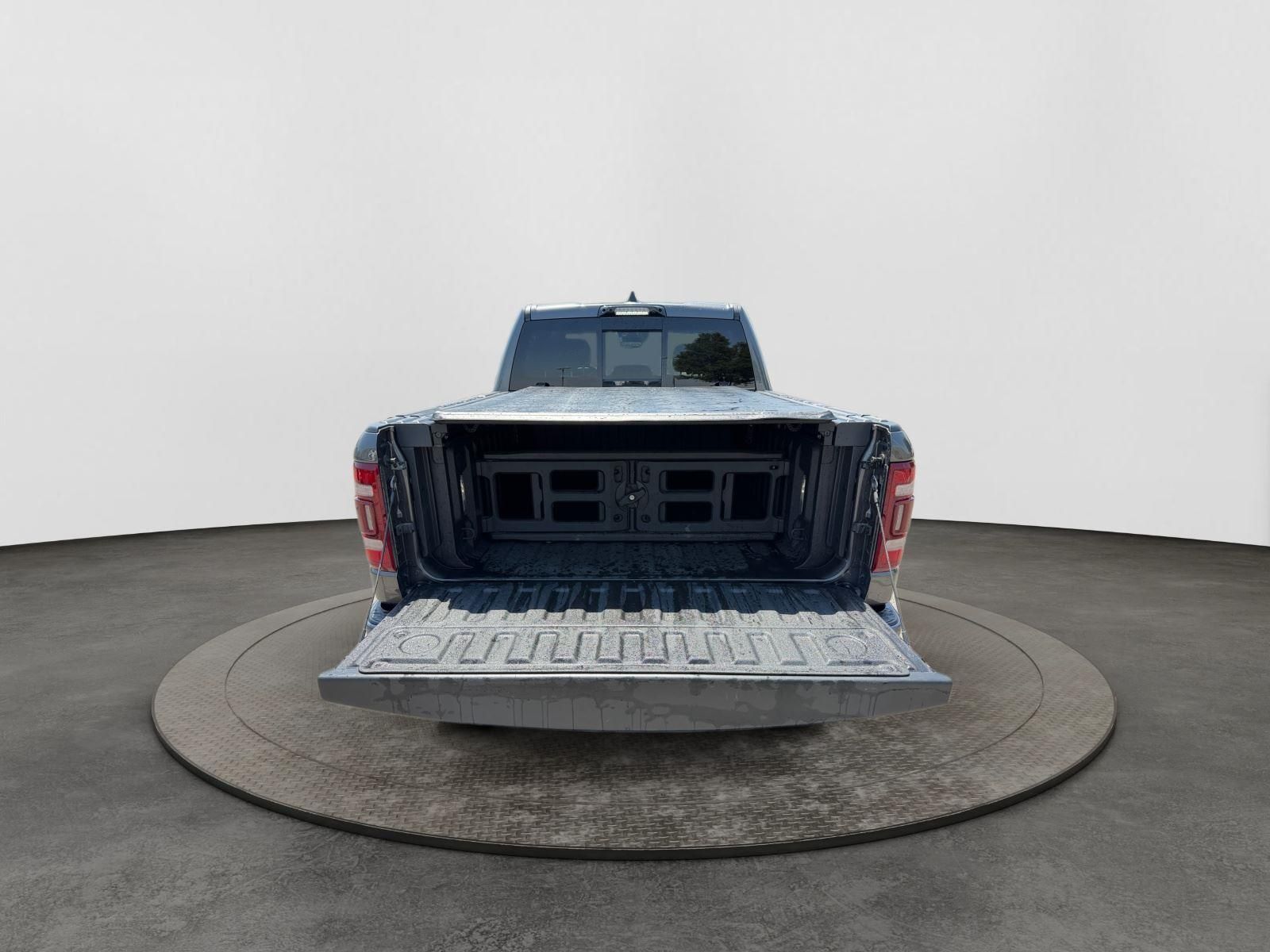 Main image 4