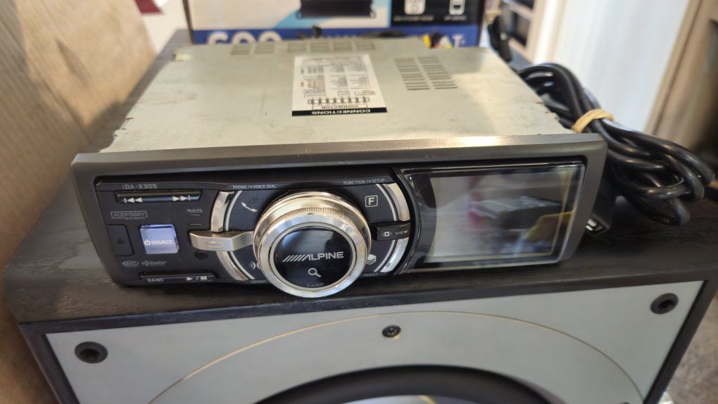 Alpine iDA-X350 Head Unit