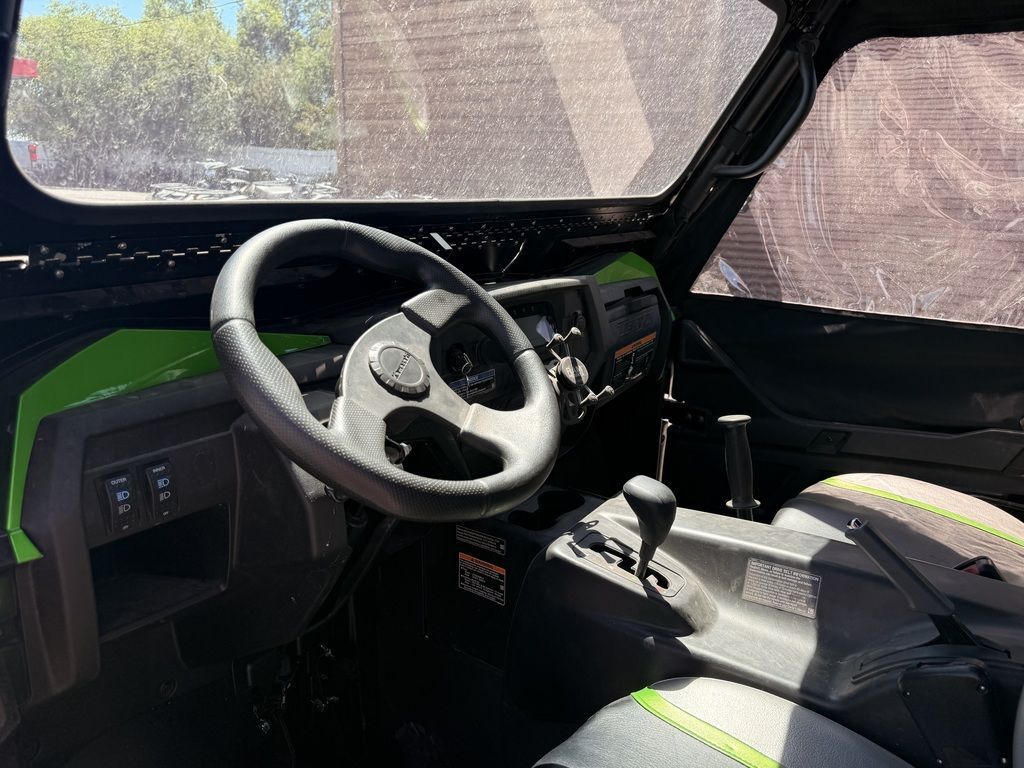 Main image 6