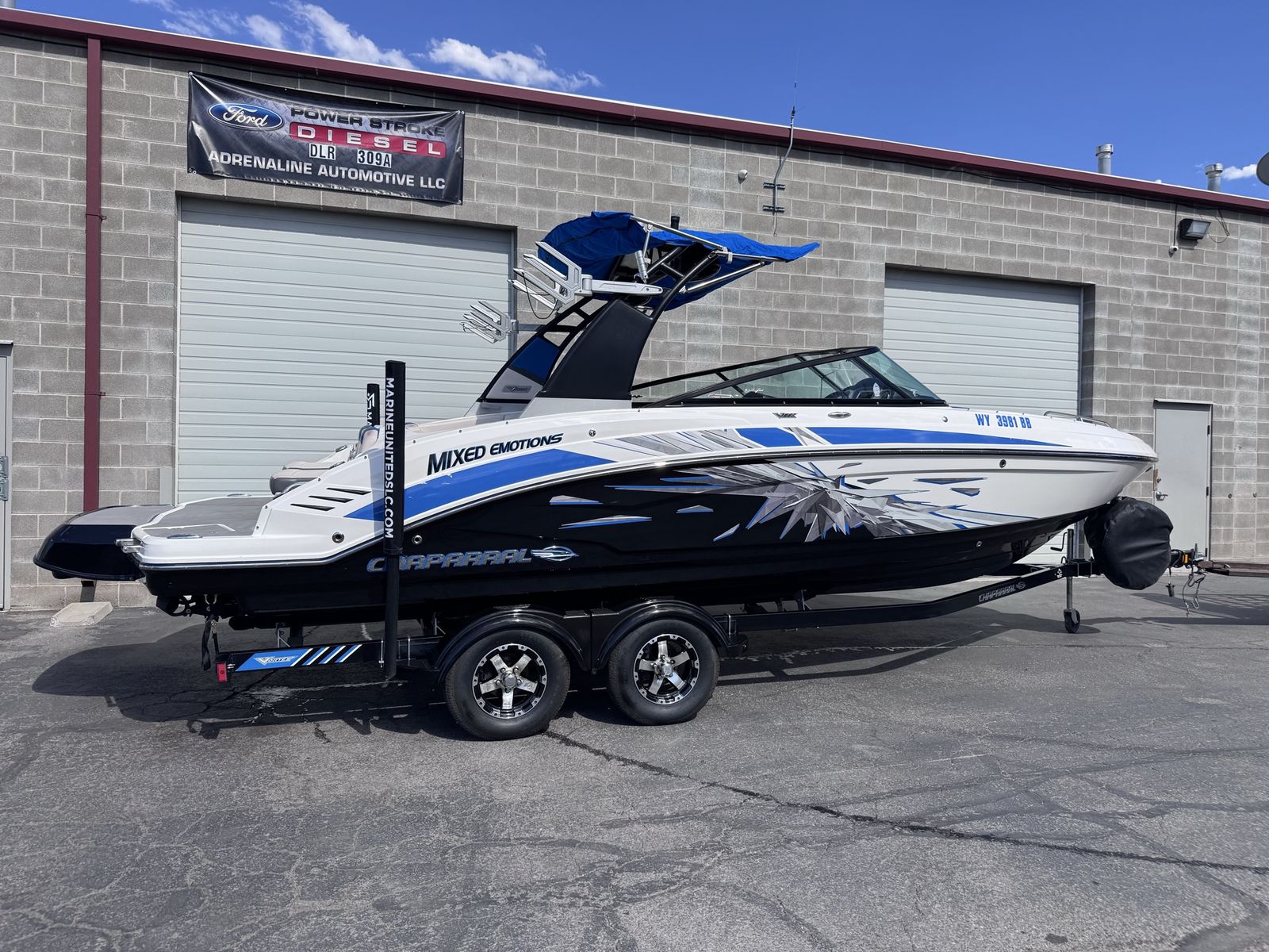 2018 chaparral 2430 only 67 hrs