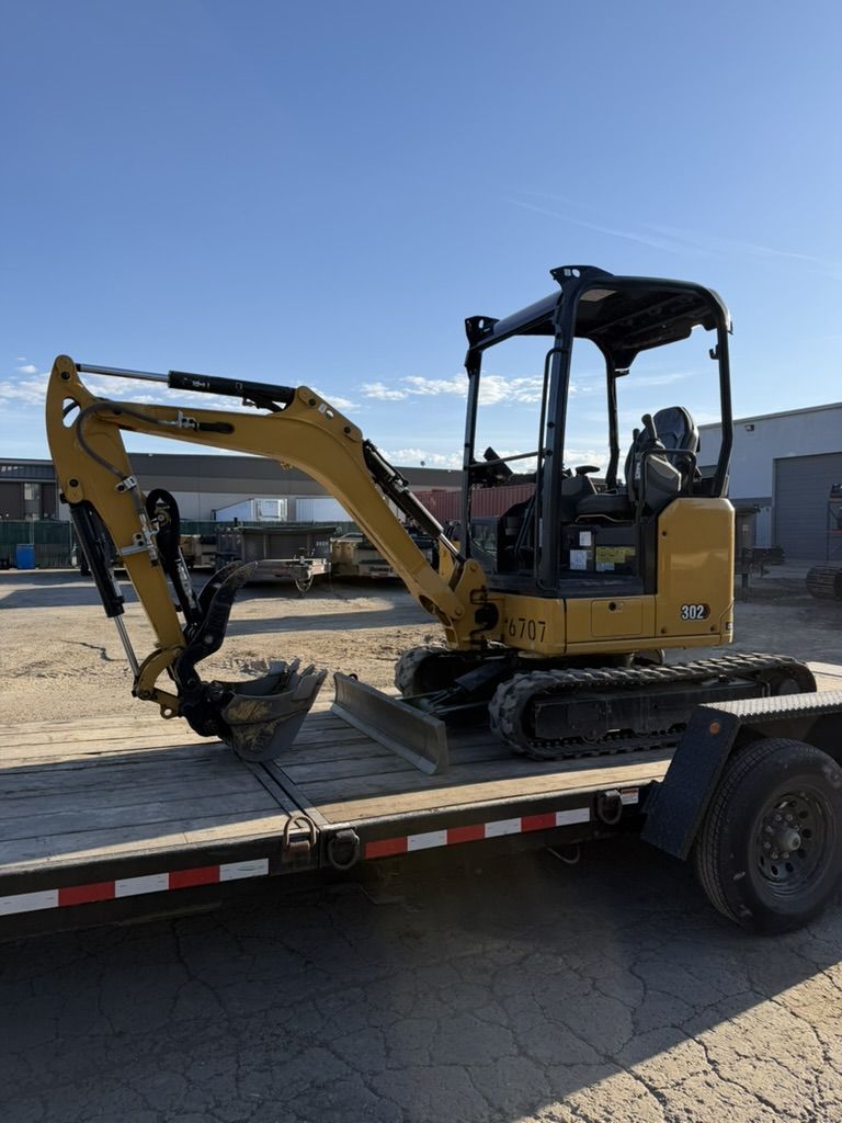 2 Ton / 20 Class Mini Excavators for Rent, Perfect Small Project Machine - 18 Class Type