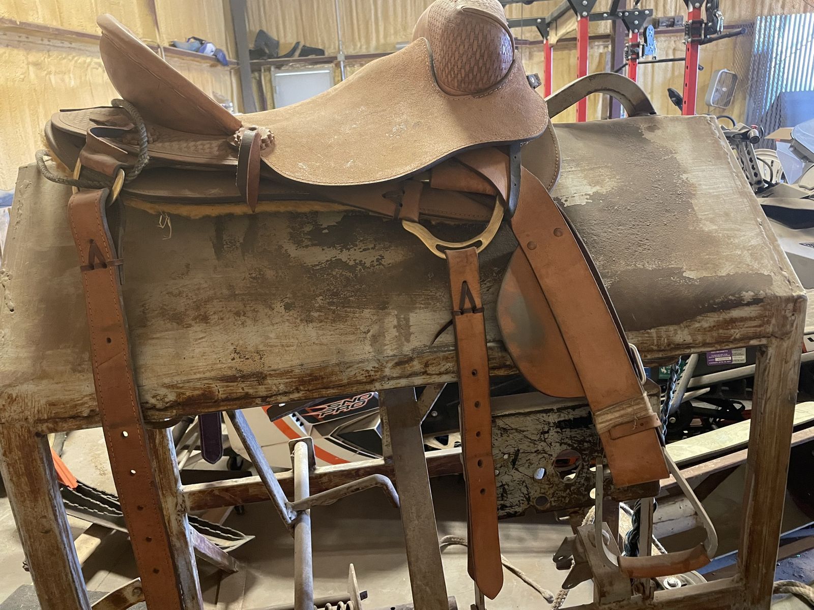 Bronc saddle