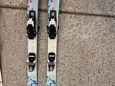 Girls K2 Luv Bug junior skis with Look bindings 110cm Ski Equipment, Used