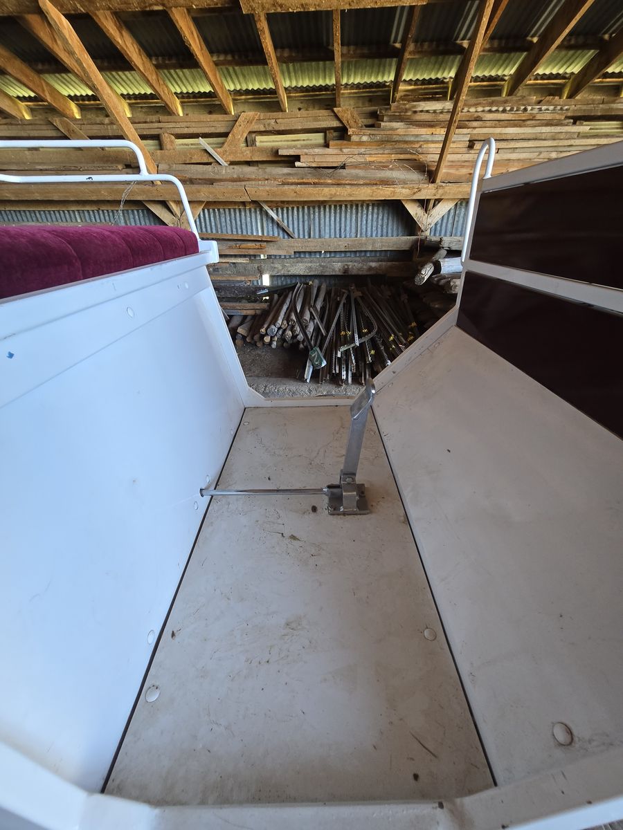 Main image 7