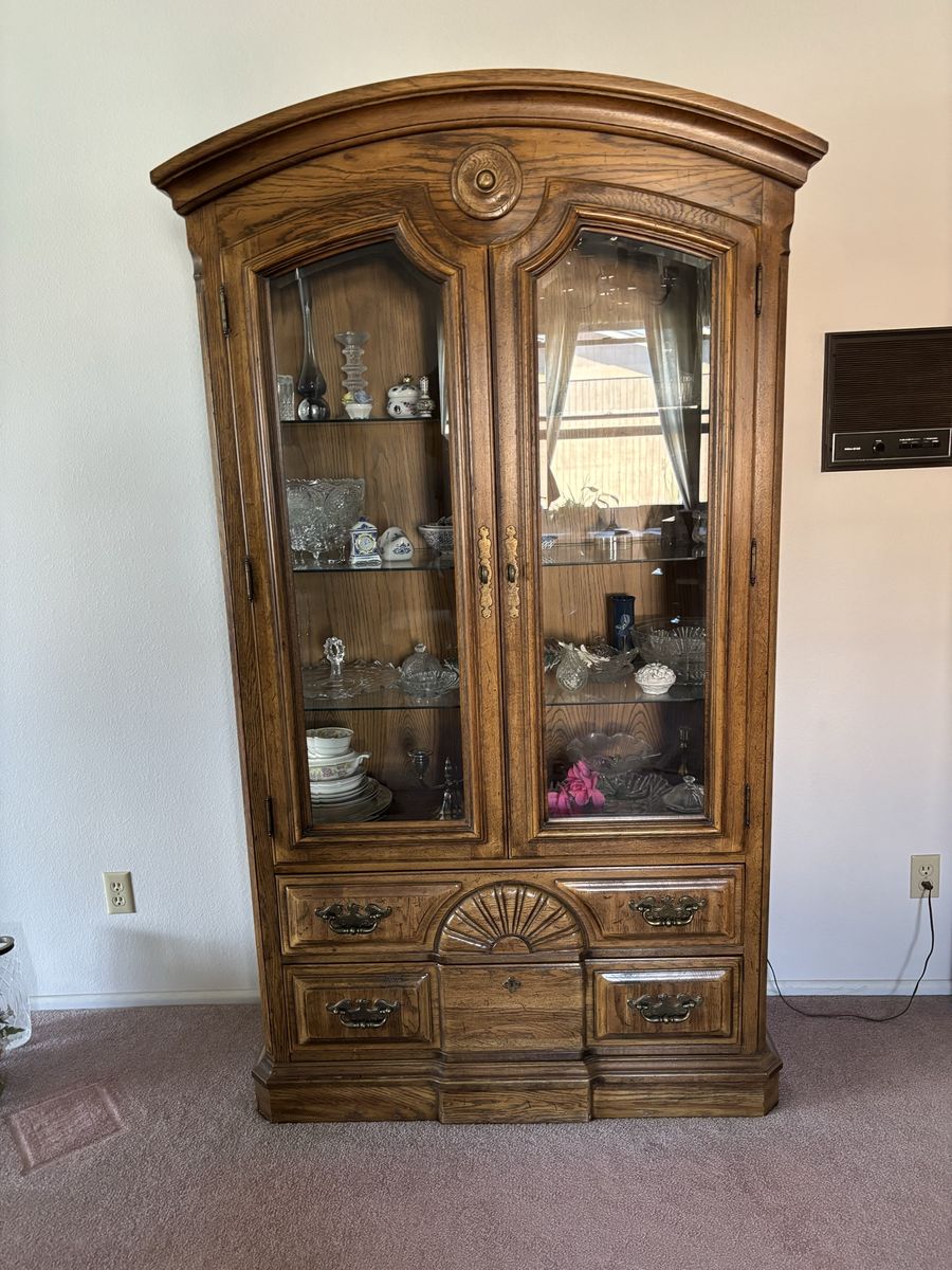 Thomasville China Cabinet