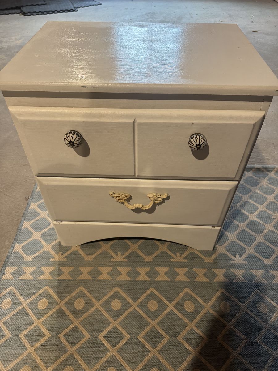 Nightstand/End Table