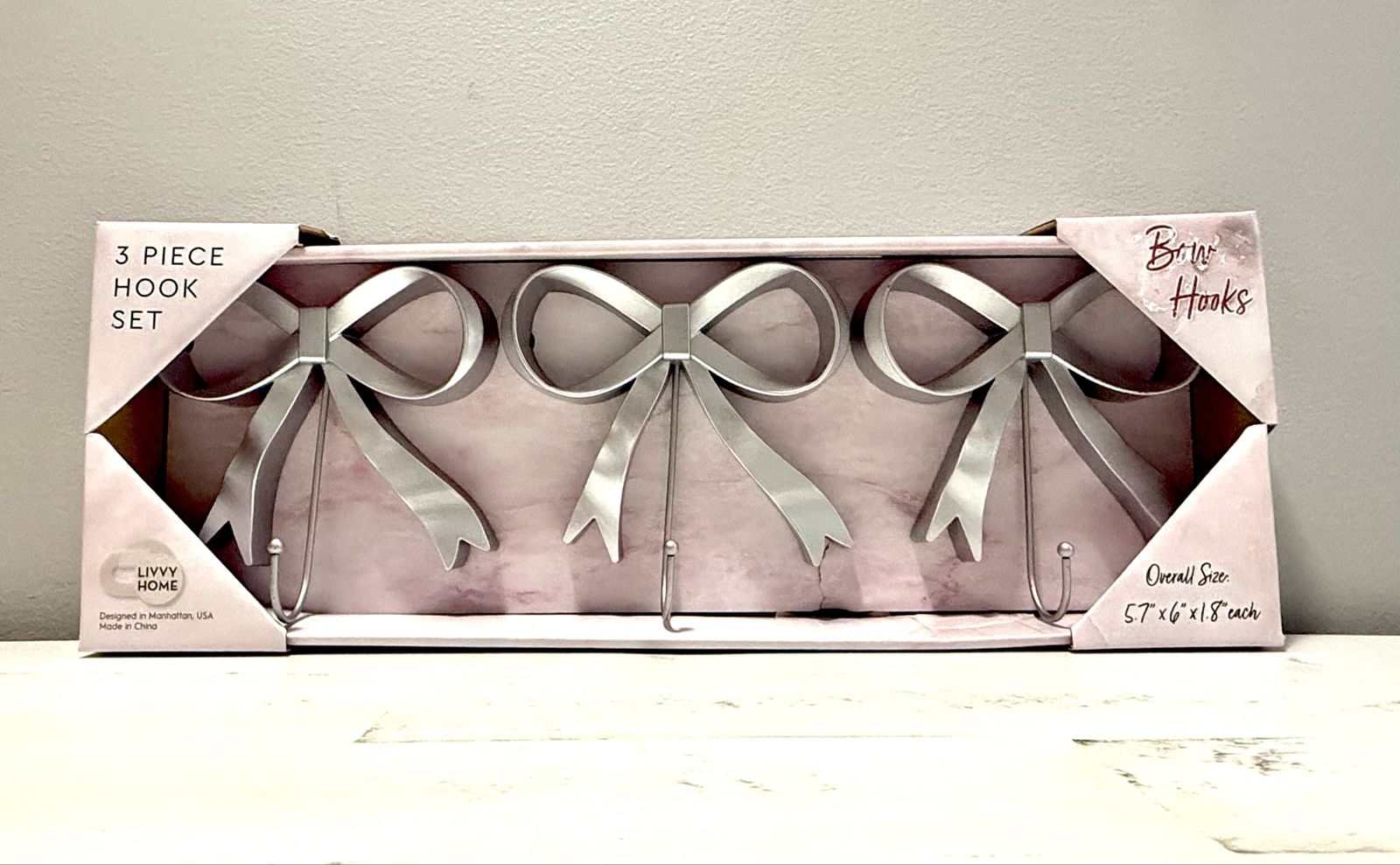 LIVVY HOME 3-Piece Silver Bow Wall Hooks Set Decorative Hangers