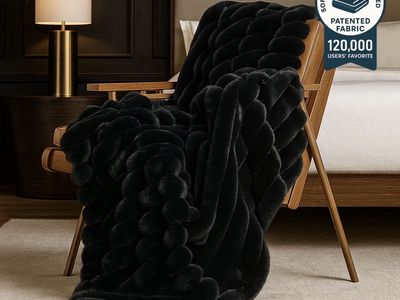 Brand new cozy bliss queen sized faux fur blanket