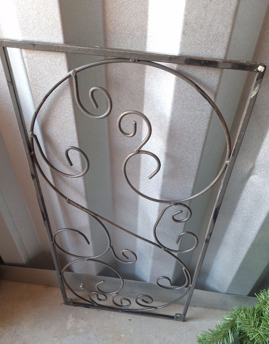 Metal wall hanging
