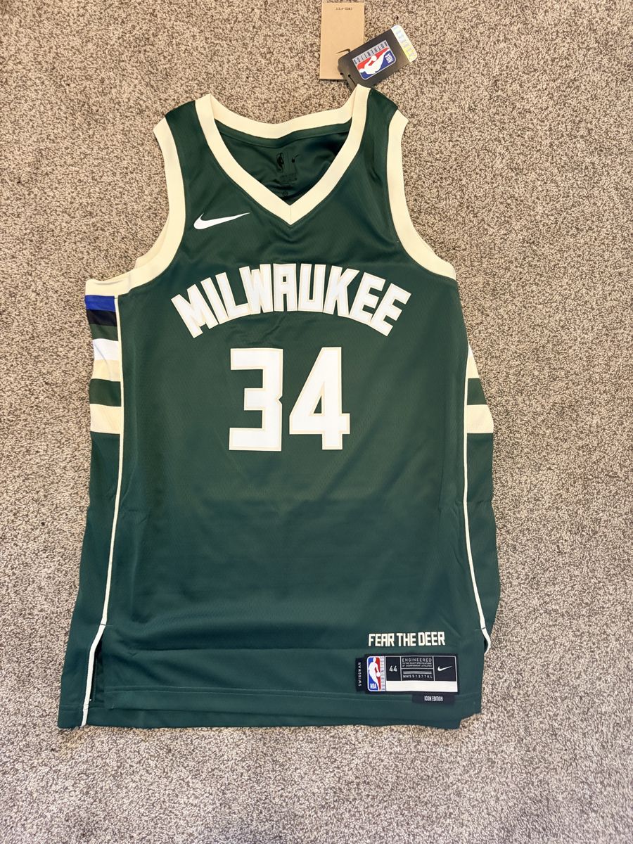 Nike Milwaukee Bucks Giannis Antetokounmpo #34 Icon Edition Jersey Size M