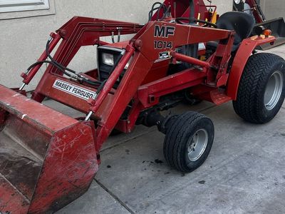 Massey Ferguson 4x4 loader