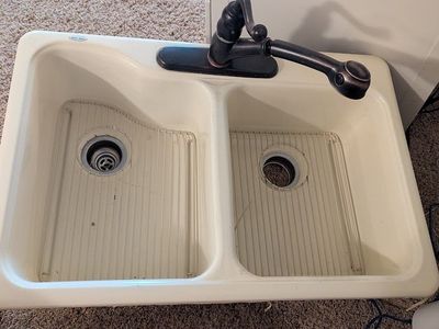 Double Sink with Faucet