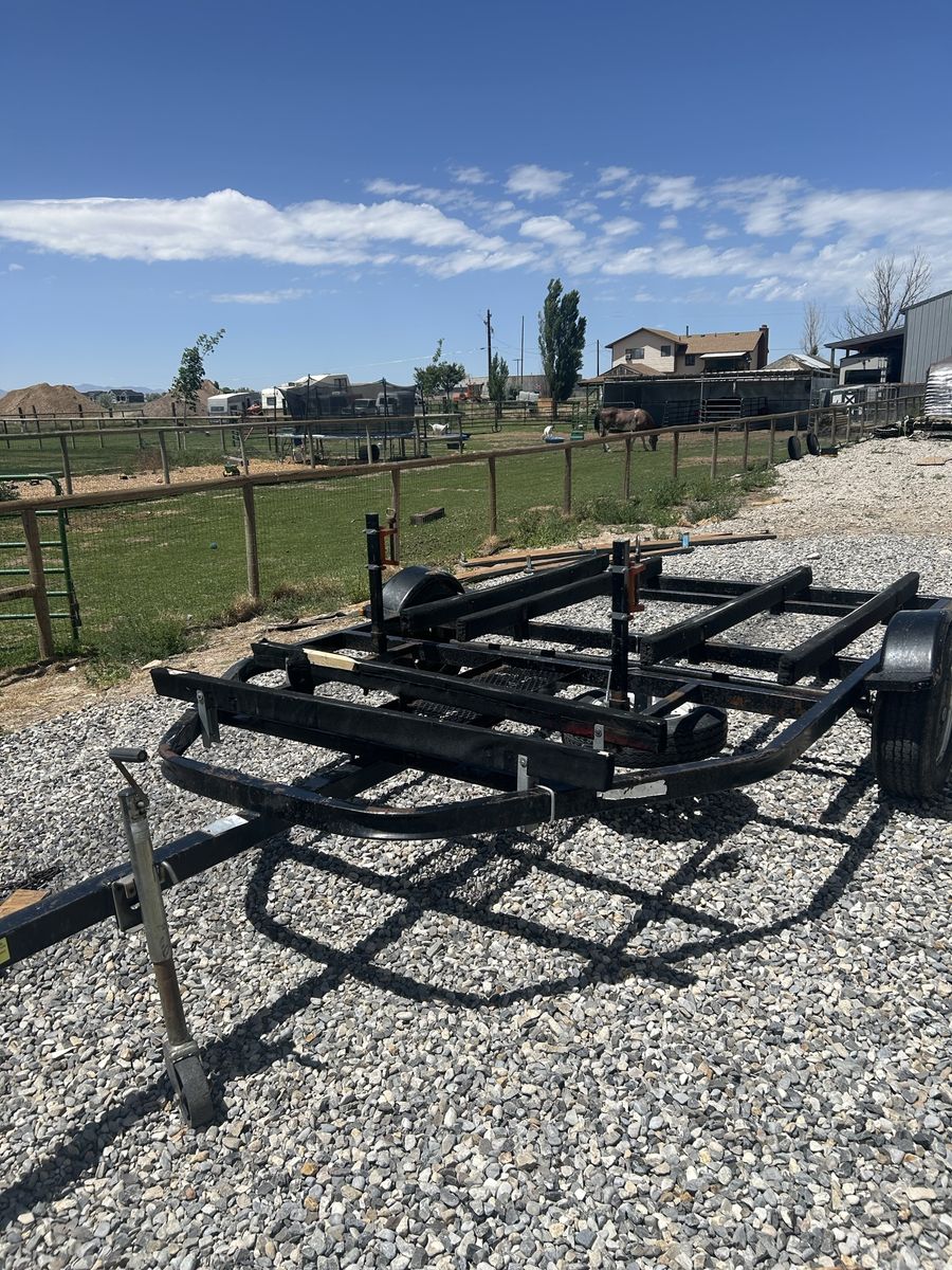 2-4 place watercraft trailer