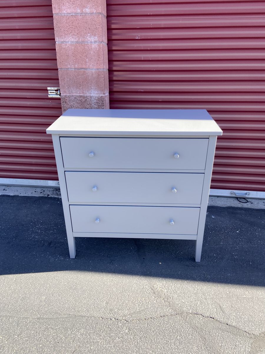 IKEA GULLABERG 3-Drawer Chest - Gray Wood Grain, 39"x19"x39" - Traditional Design