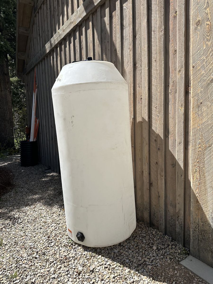WATER STORAGE TANK