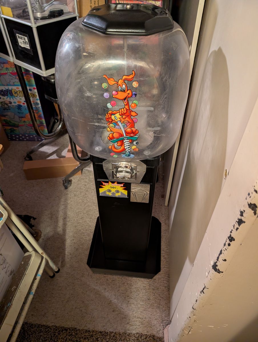 Vending Machine for Balls or 2" Capsules