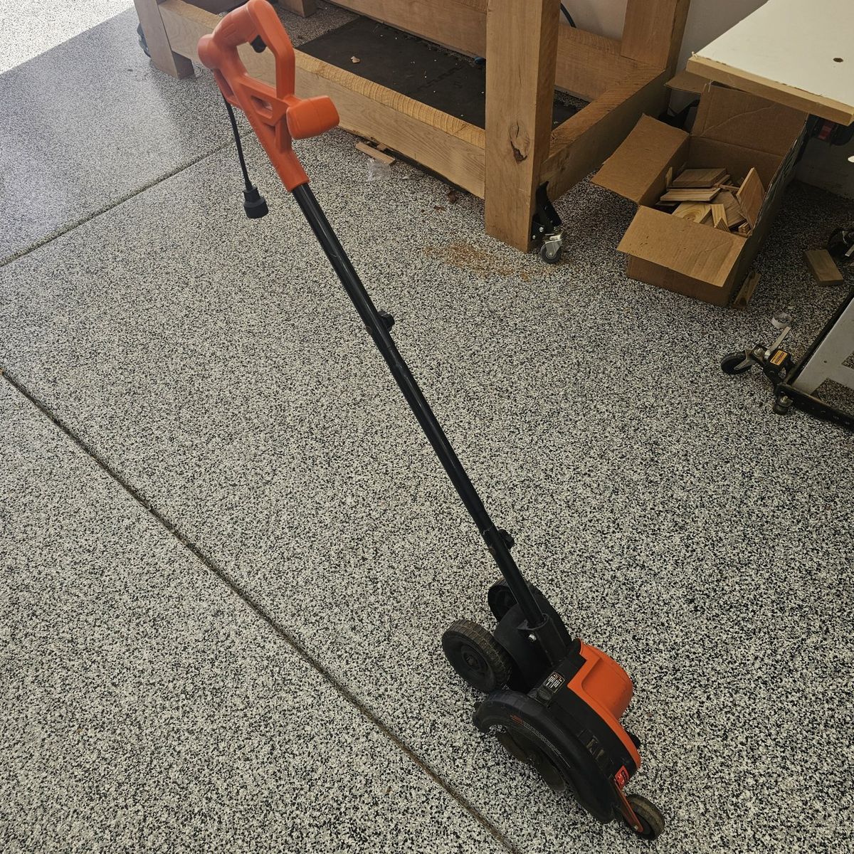 Black & Decker 7.5 in. 12 Amp Corded Edger