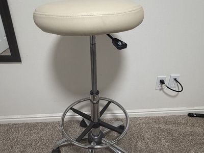 Adjustable Rolling Stool (Salon/Massage Chair)