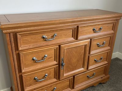 Solid wood dresser, everything works