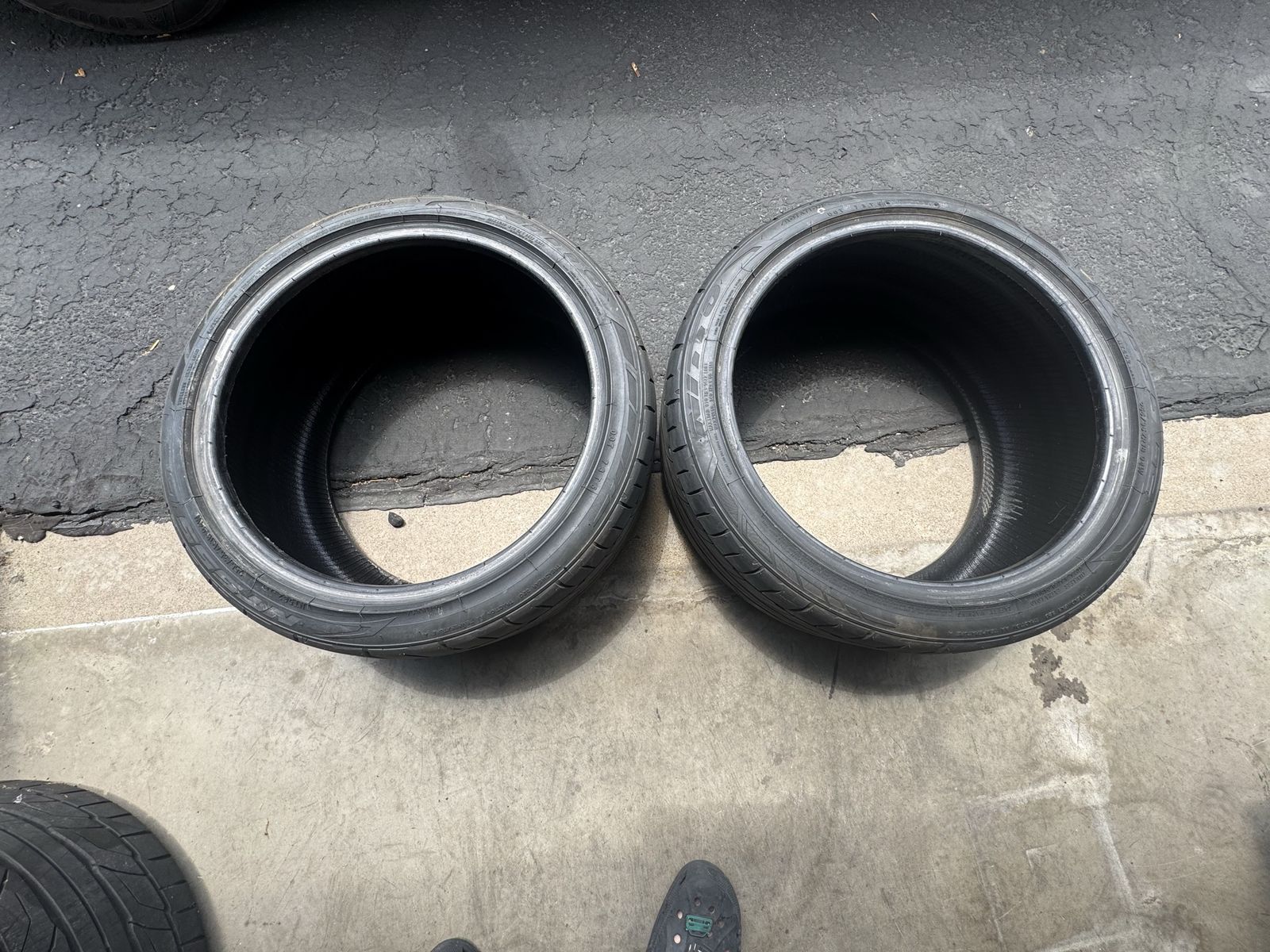 Nitto NT555 G2 255/35r18
