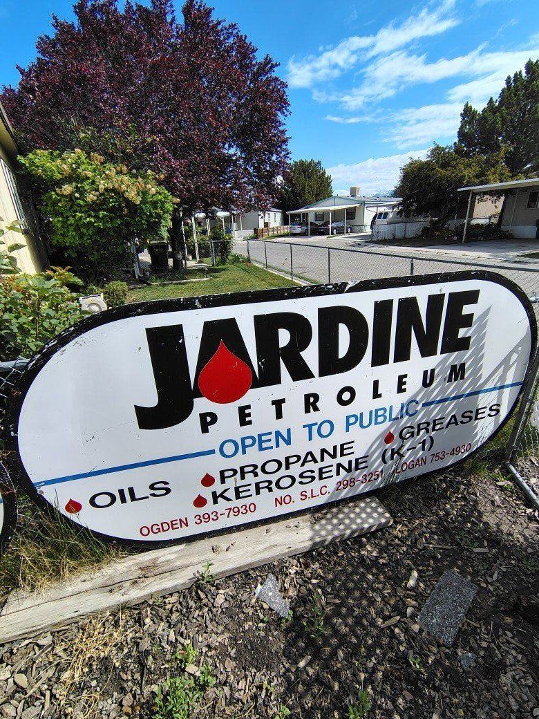 large Utah collector sign 8x4 ft