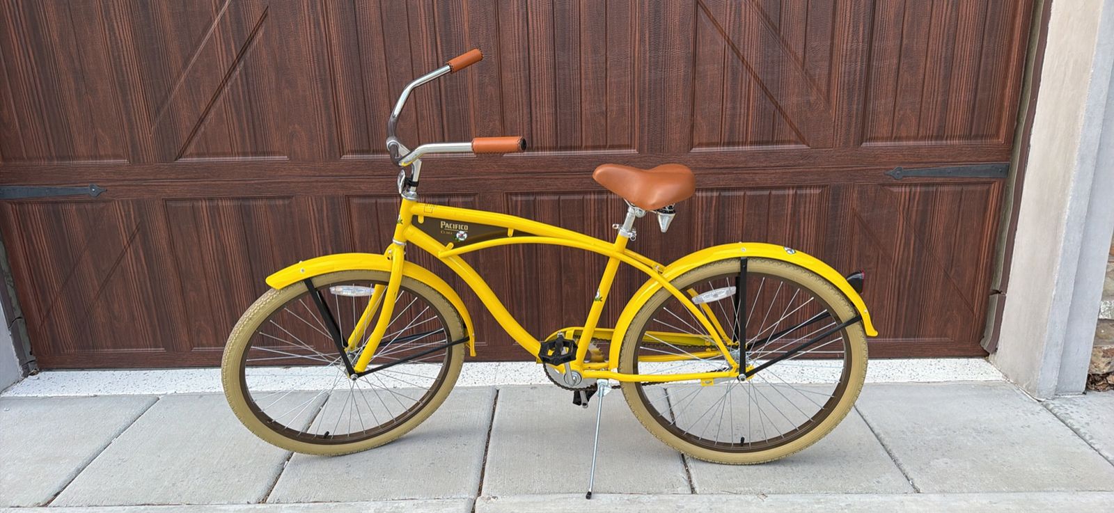 Cerveza Pacifico Clara Beach Cruiser Breweriana
