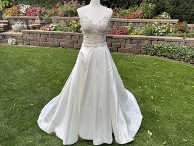 Wedding Dress Size 2-4 Allure Bridals Gown