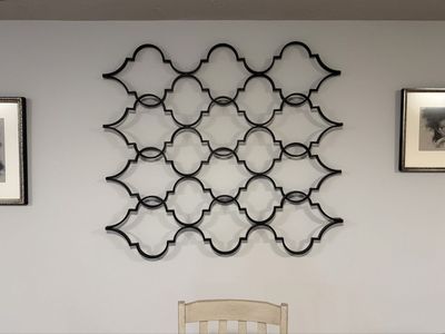 Decorative Black Metal Scroll Wall Art - Elegant Geometric Design Home Decor