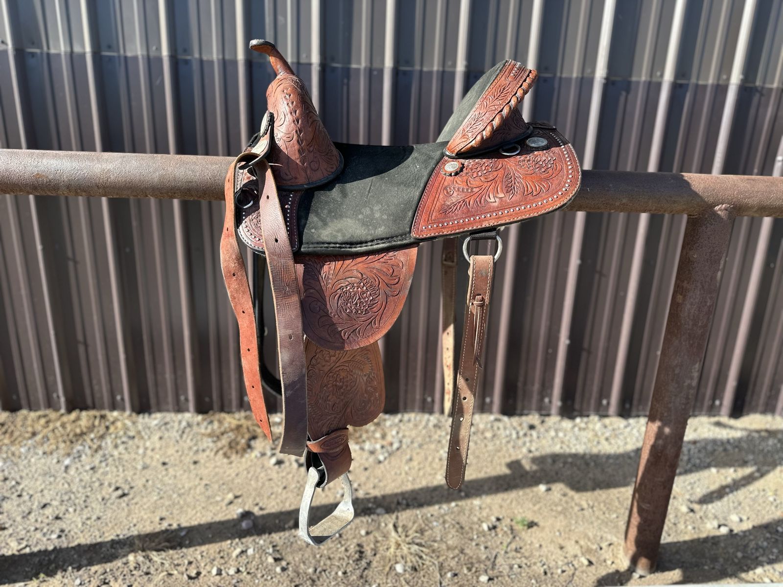 15" Treeless Saddle
