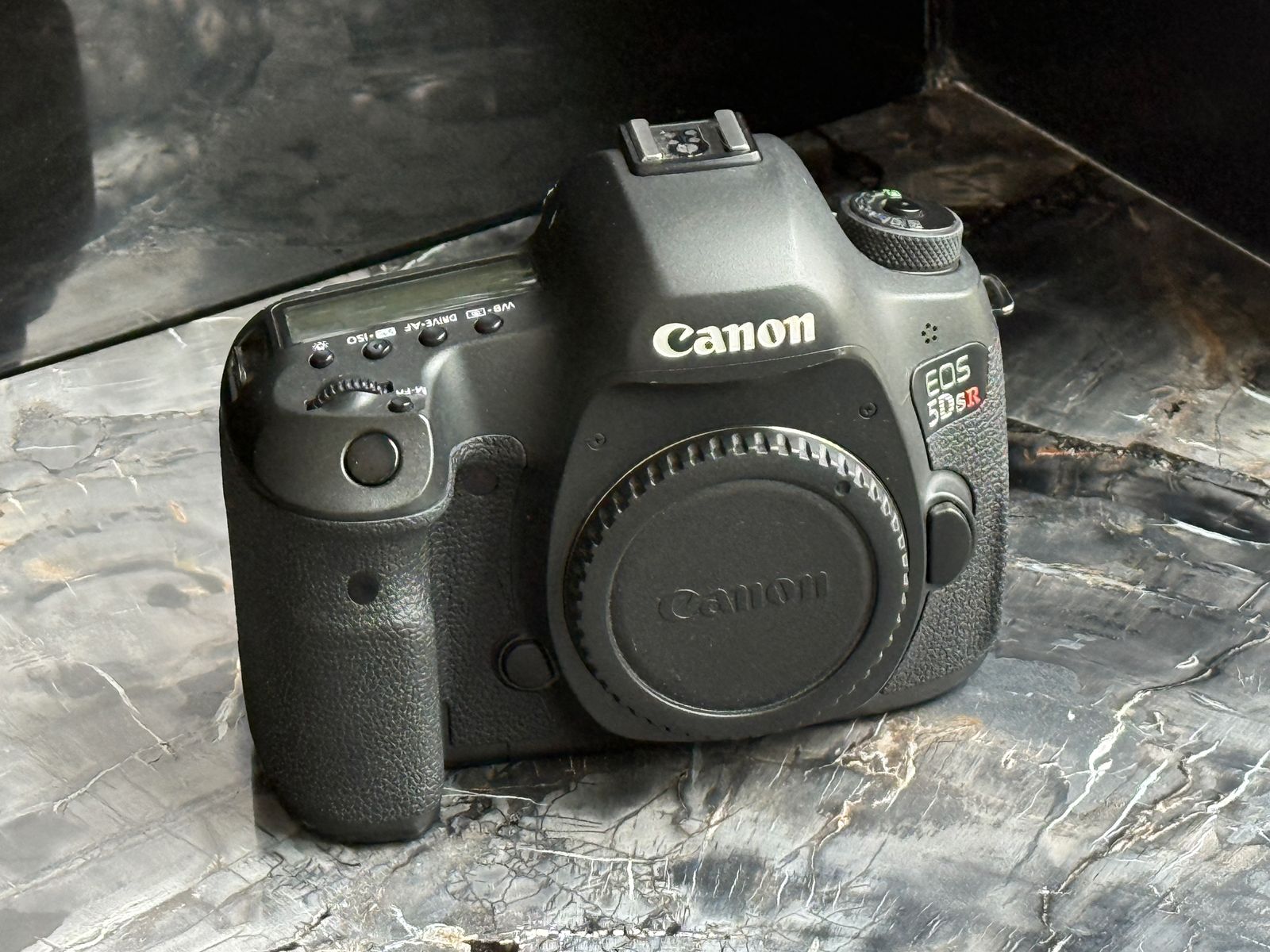 Canon EOS 5DS R – 50.6MP Full-Frame DSLR, 41,741 shutter count