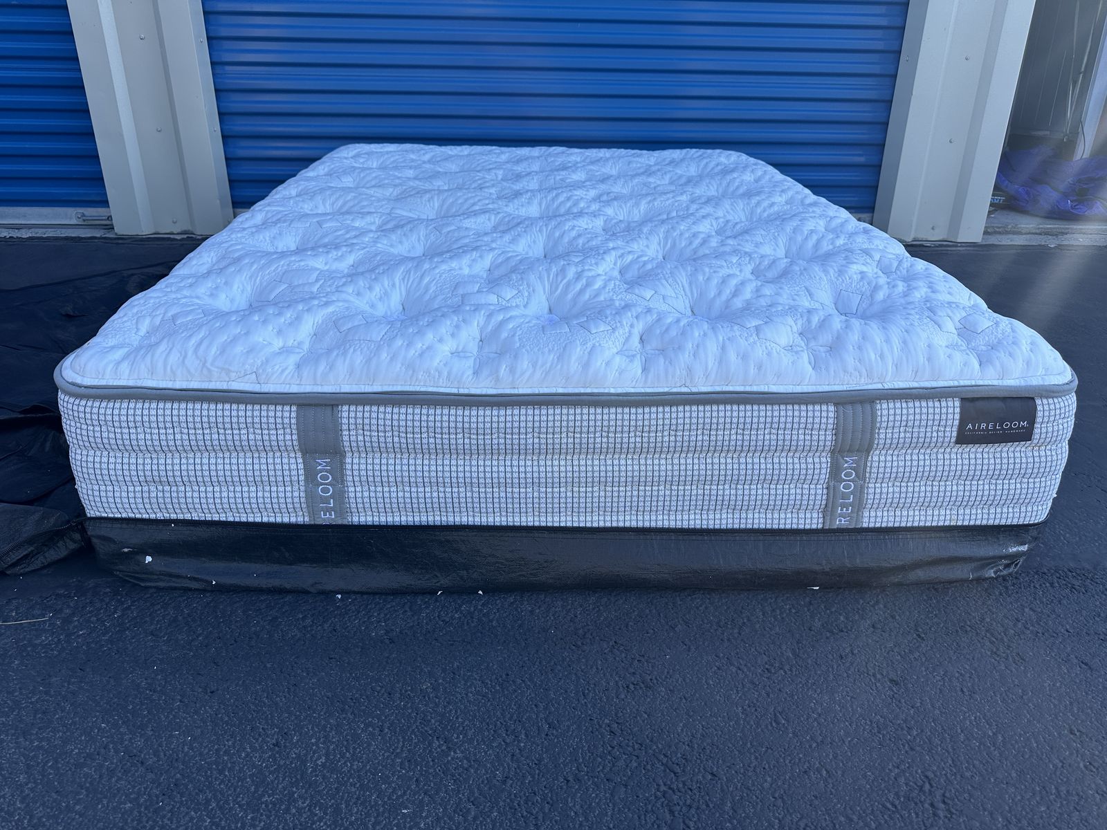 Luxury Aireloom Sterling Preferred Sabrina 14" Queen Mattress