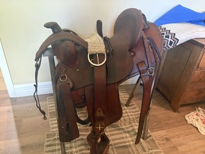 Sawtooth Saddle
