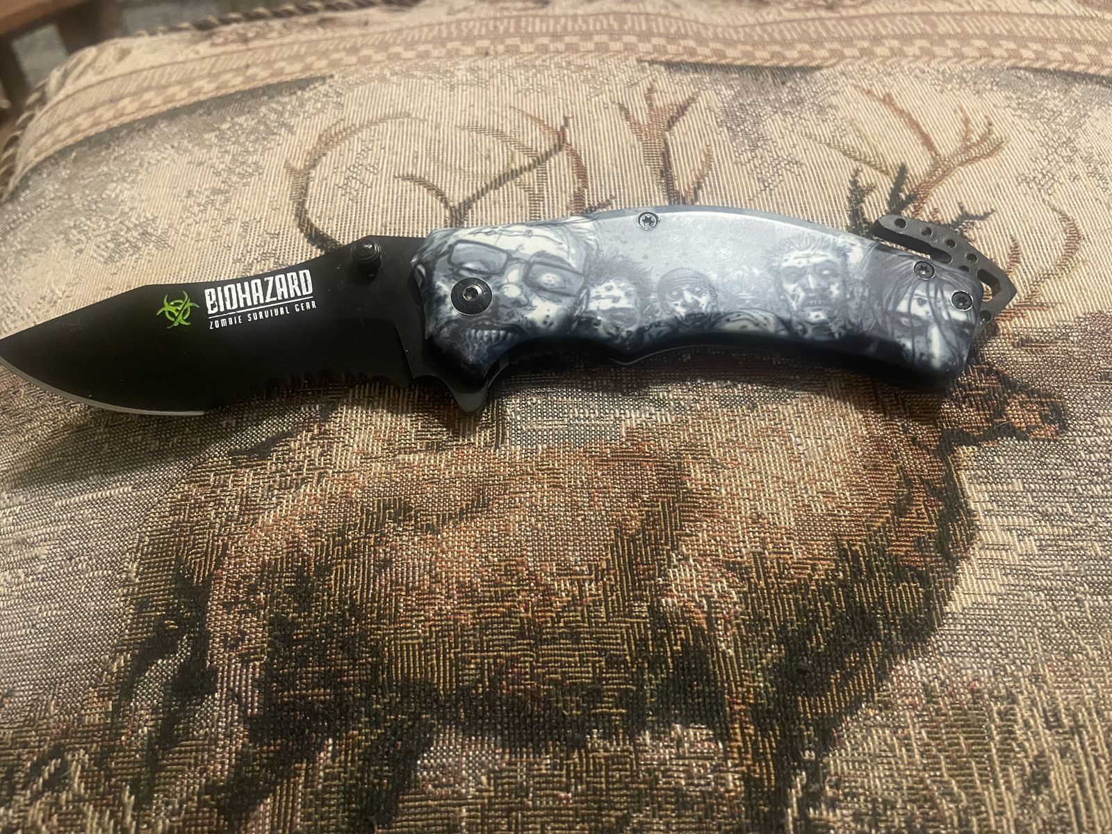 Biohazard Zombie survival gear knife