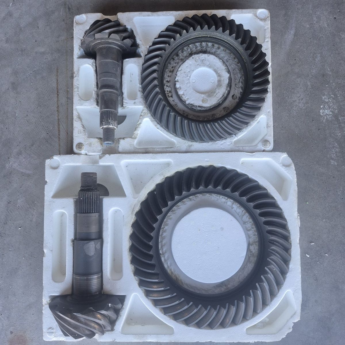 Front And Rear Ring And Pinion 3.73 Gear Ratio