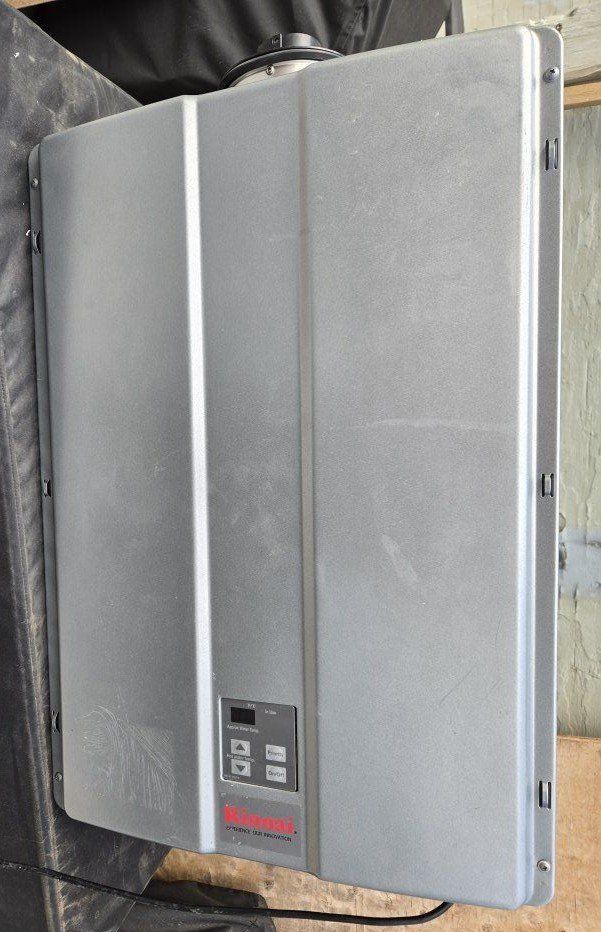 Rinnai continuous hot water heater