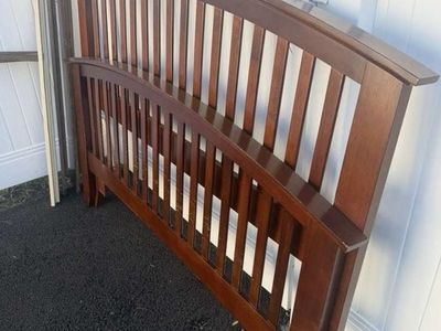 Darling queen Bedframe