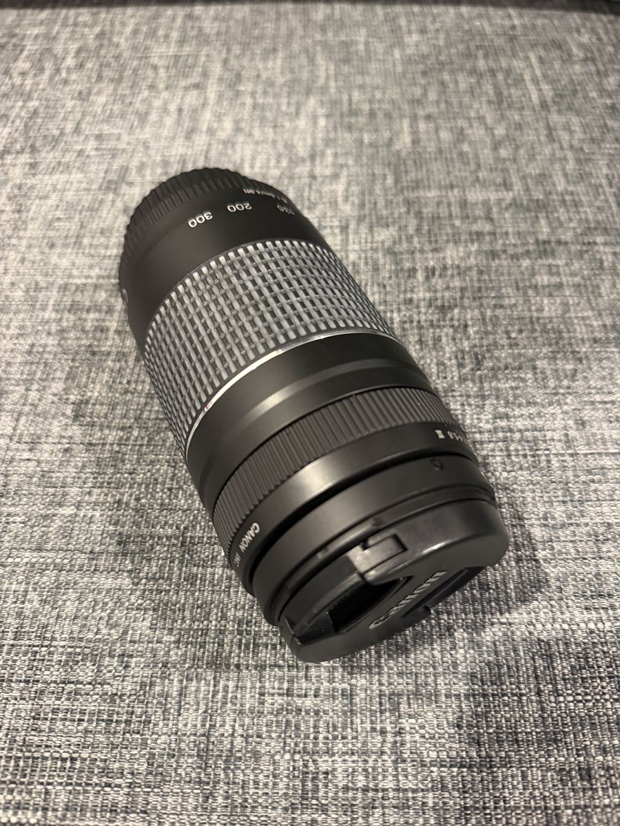 Canon EF 75-300mm f/4-5.6 III Telephoto Zoom Lens - EF Mount - Excellent Condition