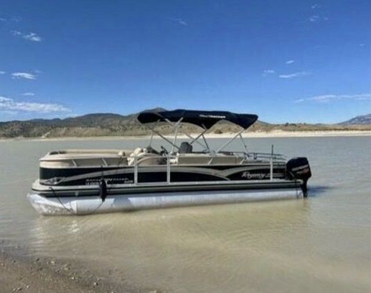 2013 SunTracker Regency 254 Tritoon