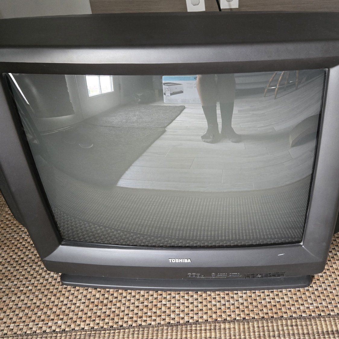 27 inch Toshiba CRT